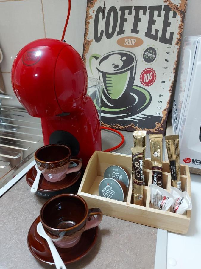 Apartman Espresso Sa Parkingom Sremska Mitrovica Buitenkant foto