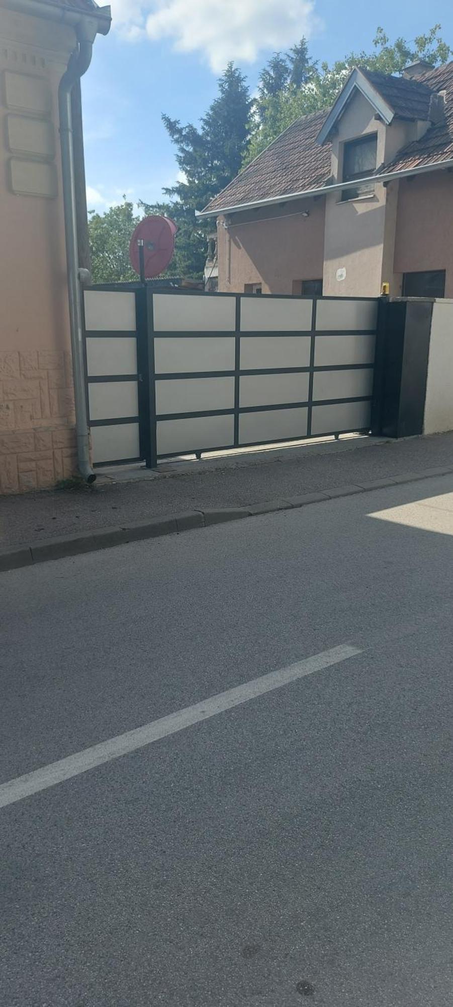 Apartman Espresso Sa Parkingom Sremska Mitrovica Buitenkant foto